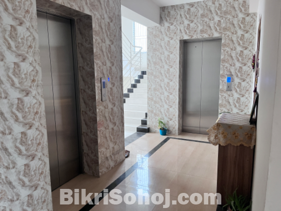 Mirpur-1, Ansercump/60 feet Flat Sale